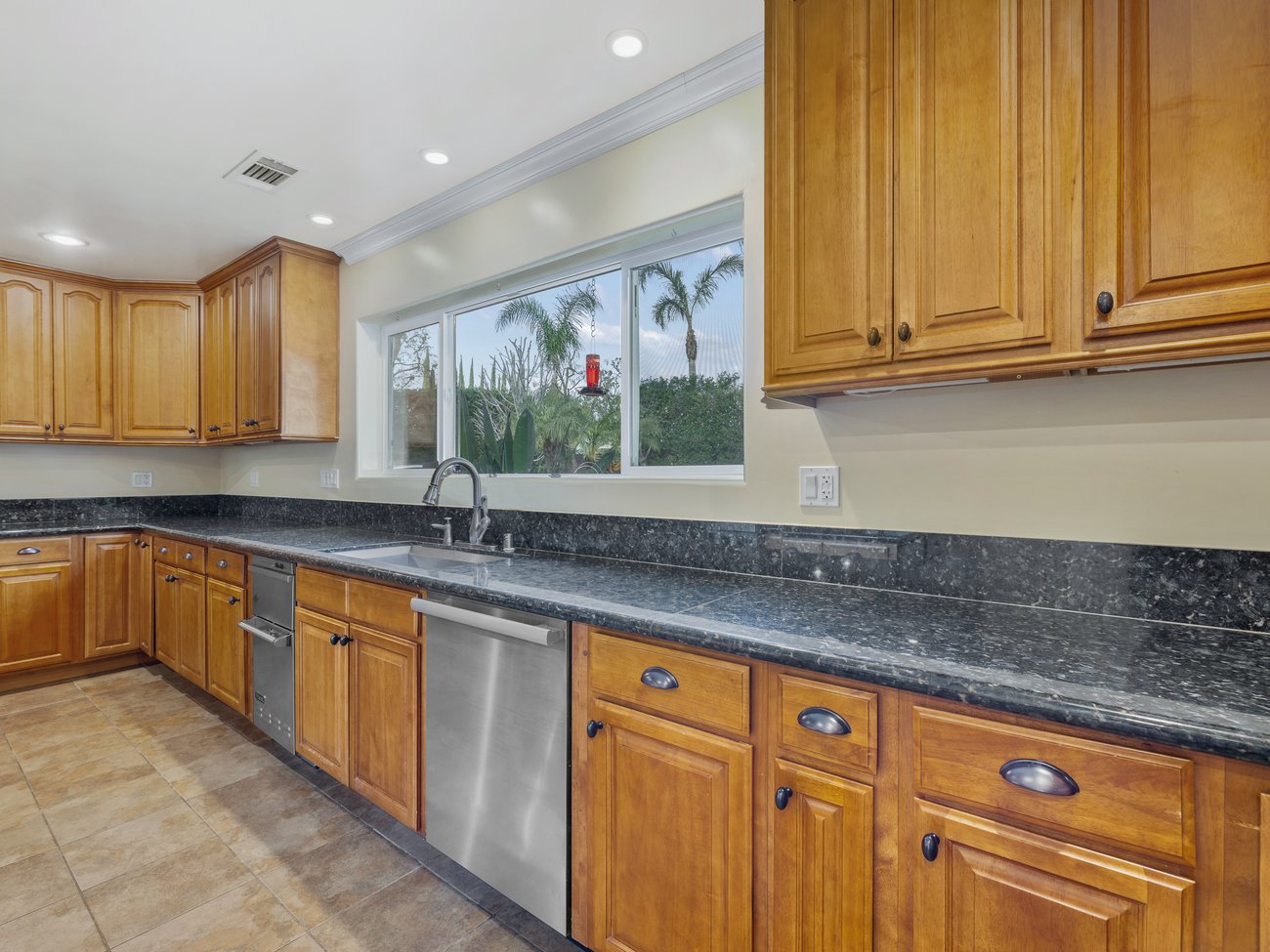 Carnie Wilson's kitchen before remodel